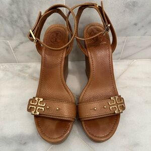 Tory Burch- Wedge Sandal, Cognac leather with gold metal logo. Size 9